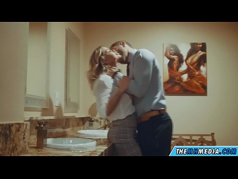 ❤️ Вақте ки як малламуй busty шумо дар як ҳоҷатхона ҷамъиятӣ seduces ❤ Супер секс дар порно tg.yh9n.top